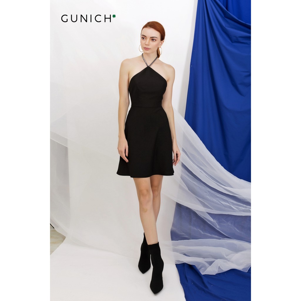 Đầm yếm đen mini phối dây metalic Gunich