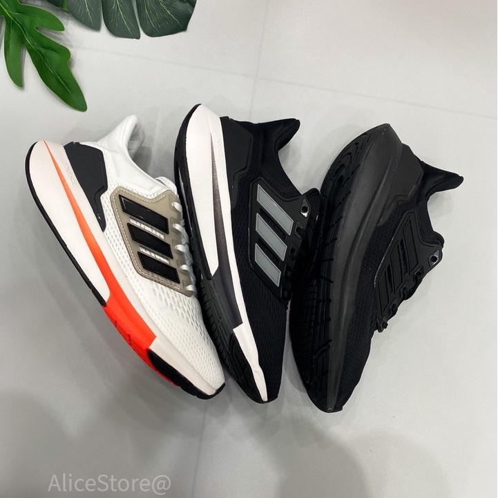 GIÀY RUNNING EQ21 ĐEN TRẮNG