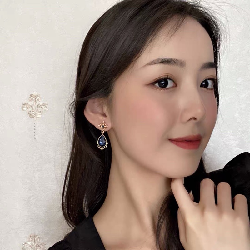 Khuyên tai đính đá màu xanh nước biển cổ điển - Maben