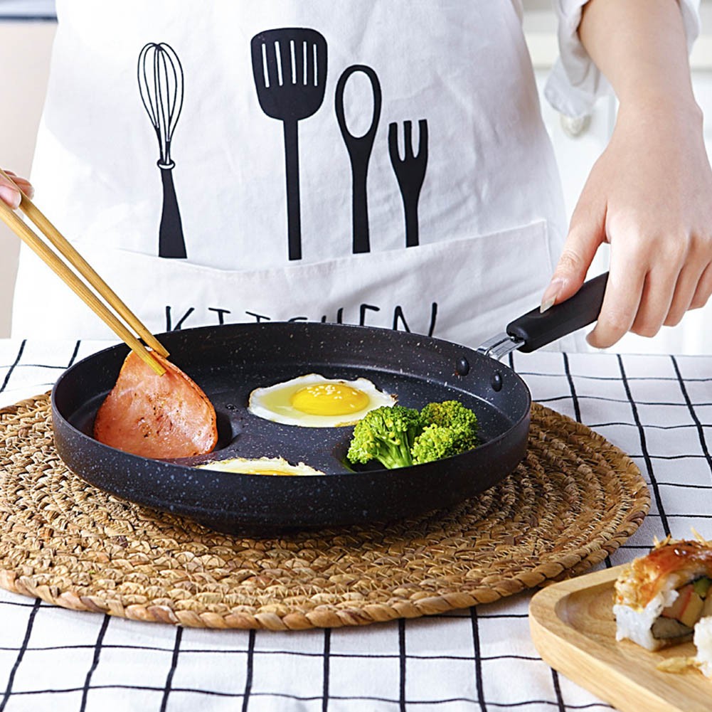 Chảo Chiên Trứng Chống Dính 4 Lỗ Hình Trái Tim