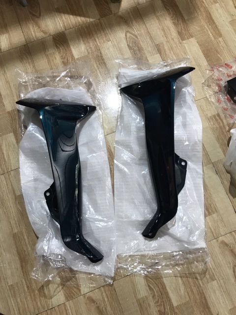 2 yếm ngoài sirius đời đầu số lùi zin chính hãng