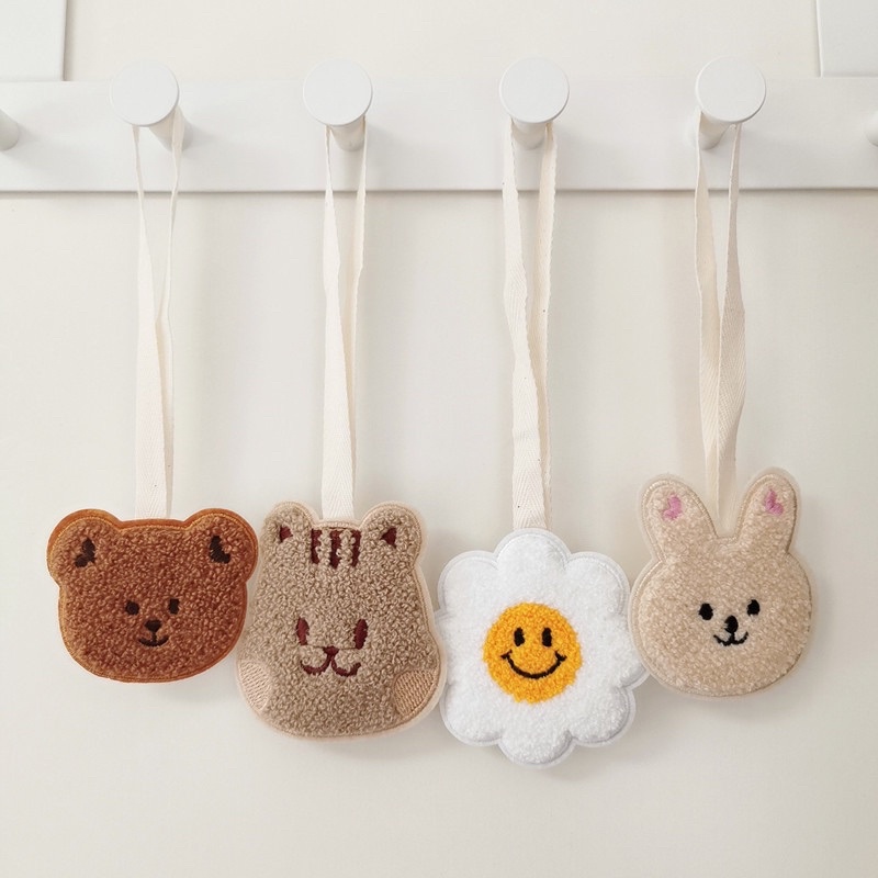 Nametag gấu thỏ thêu tên treo cặp cho bé 🤎