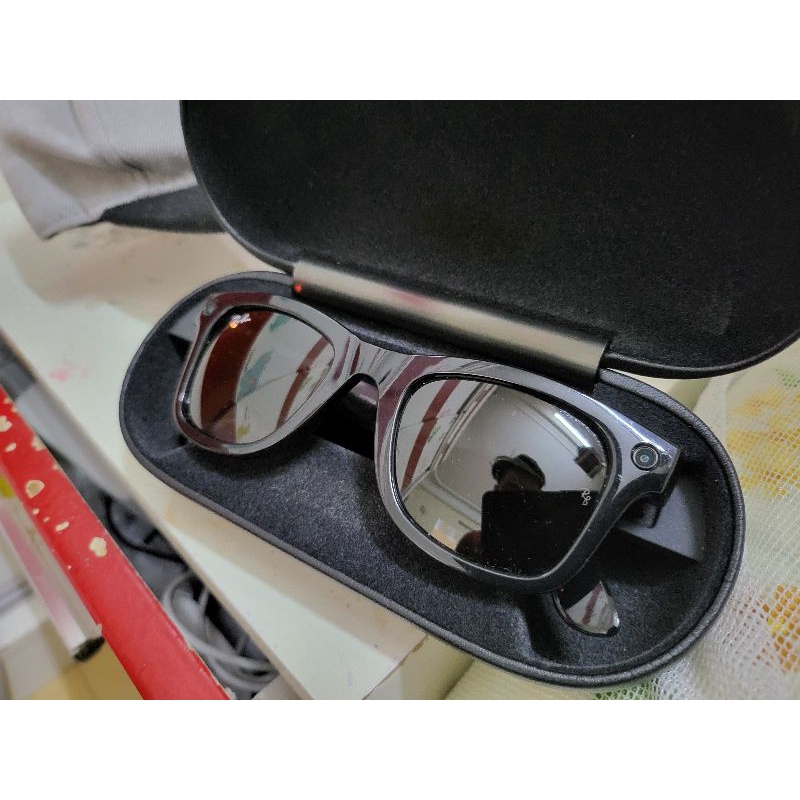 Kính mắt thông minh Rayban Stories (Phiên bản Wayfarer Black)