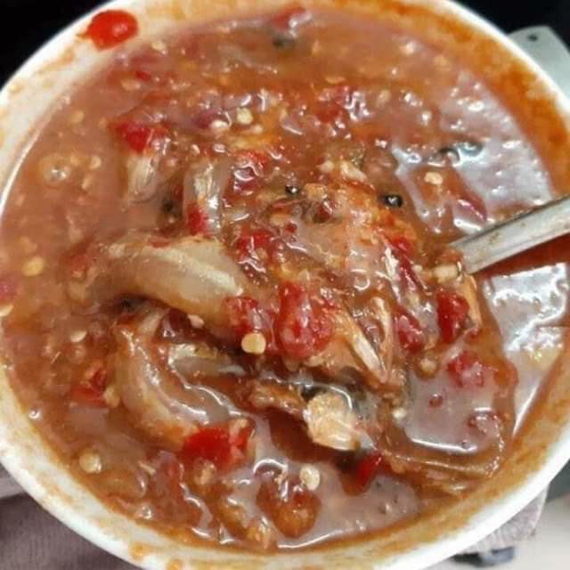 Mắm cá cơm nguyên con 1 chai gần 400gr y hình