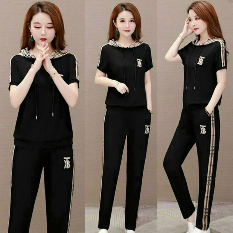 Đồ bộ thể thao nữ phối nón thêu logo BT trẻ trung thanh lịch