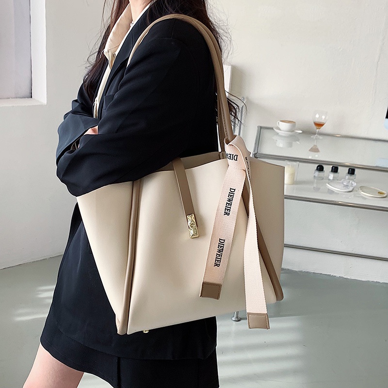 Túi đeo vai IELGY sức chứa lớn phối dây ruy băng màu sắc tương phản cho nữ