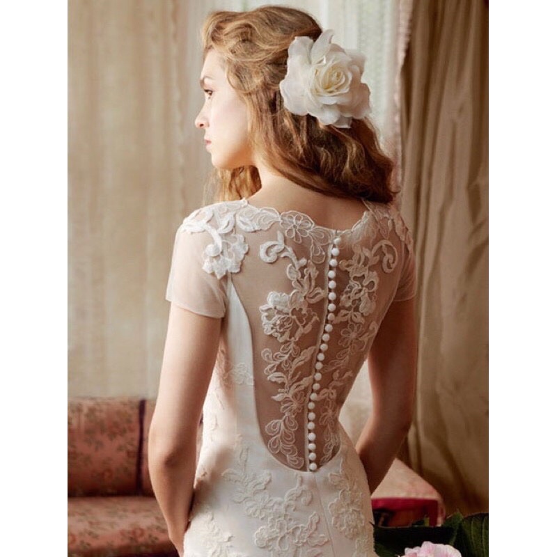 Đan dây váy cưới đầm gọng và không gọng