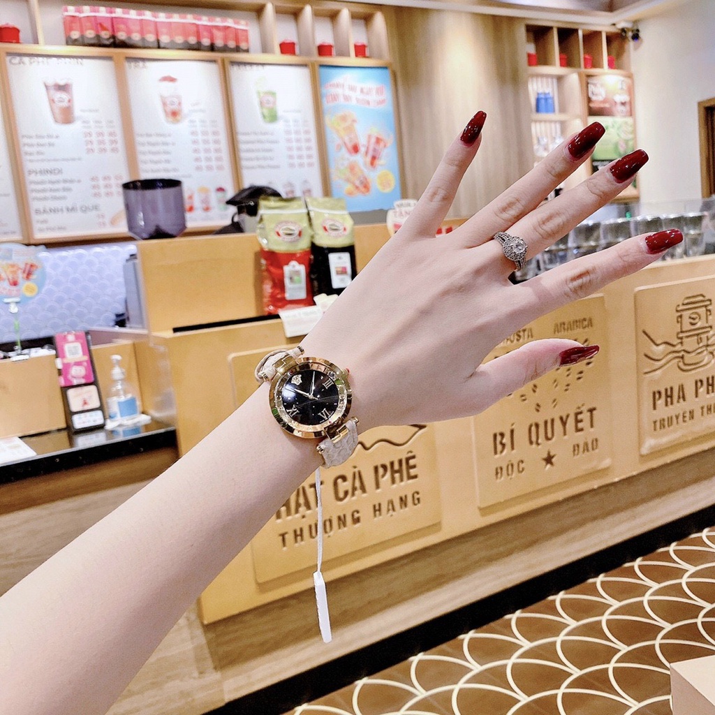 Đồng Hồ Versace Nữ Mã Đẳng Cấp Quý Phái mặt tròn dây da siz 35mm