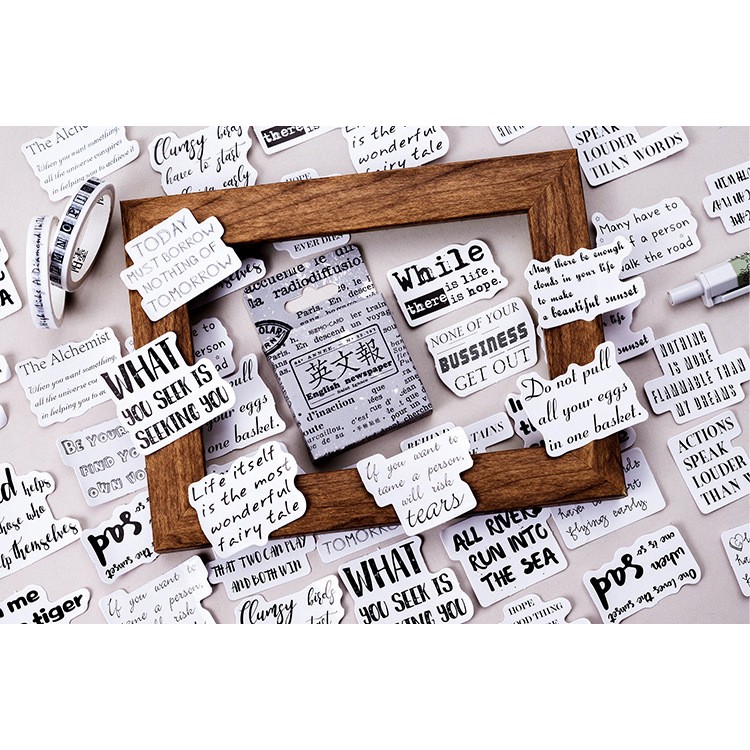 Hộp 46 miếng sticker mẫu báo trắng đen newspaper