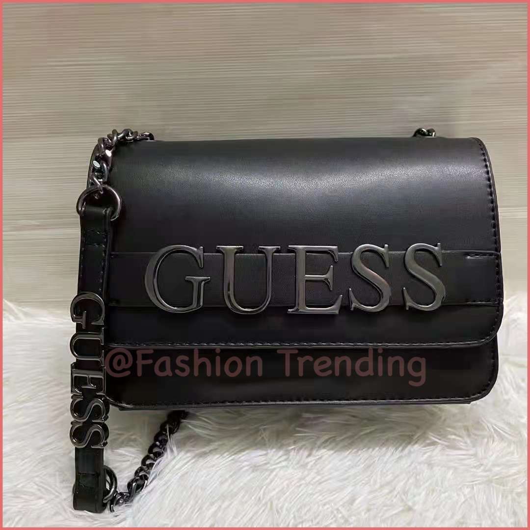 Guess Túi đeo vai chuỗi phụ nữ Túi vuông Túi đeo chéo màu đen Túi đeo chéo