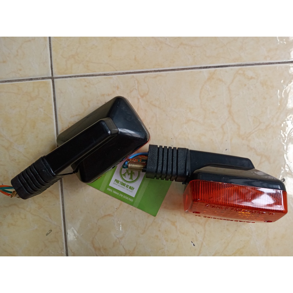 1CẶP XI NHAN TRƯỚC  XE WIN 100