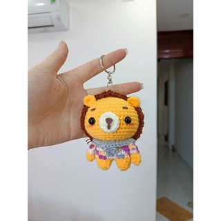 Móc khóa len sư tử choàng khăn