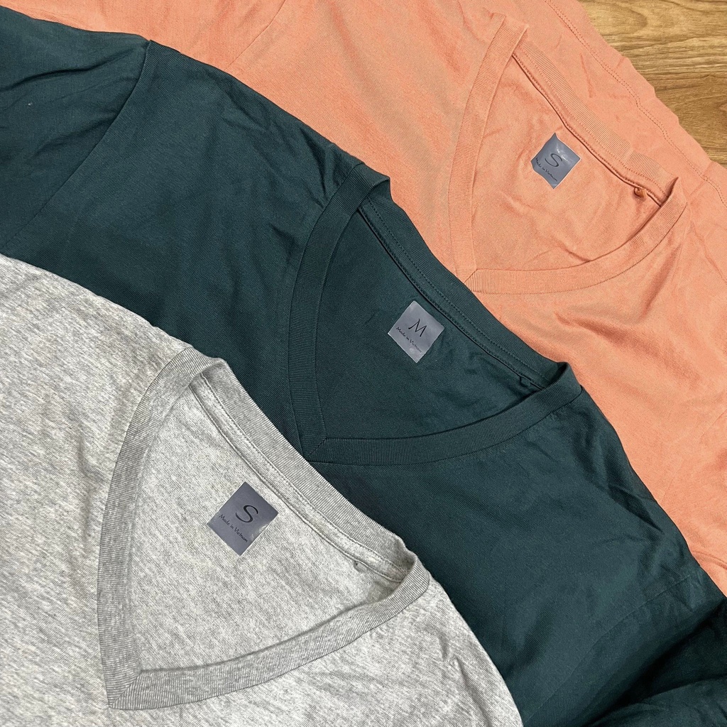 ÁO THUN NAM CỔ TIM UNIQLO