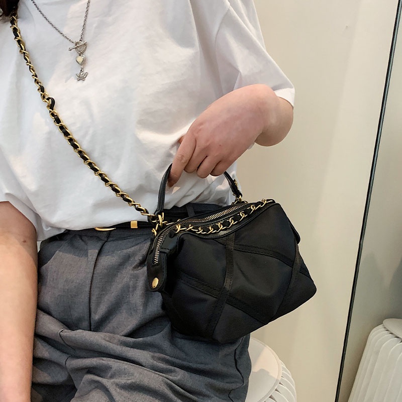 Túi Đeo Vai Nhỏ Gọn Phối Dây Xích Thời Trang Cho Nữ