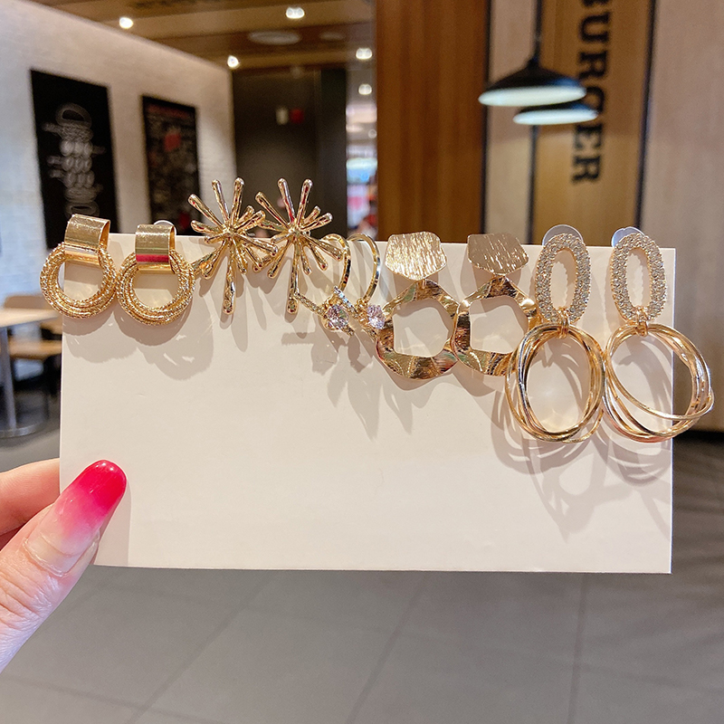 Khuyên tai thiết kế nhiều kiểu dáng tùy chọn thời trang cho nữ