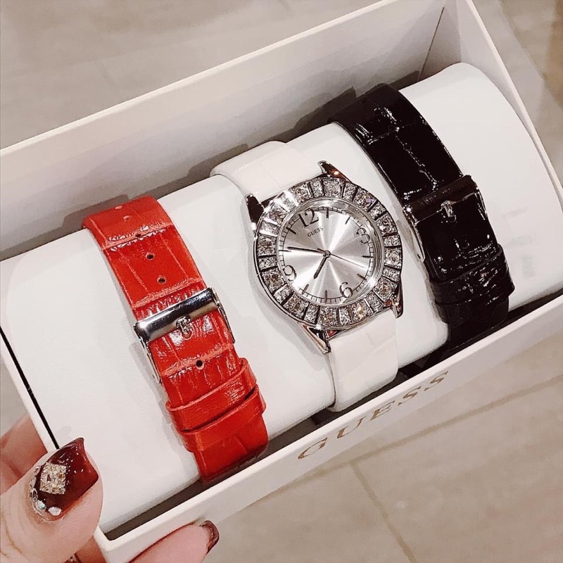 Đồng hồ nữ Guess tặng kèm 2 dây