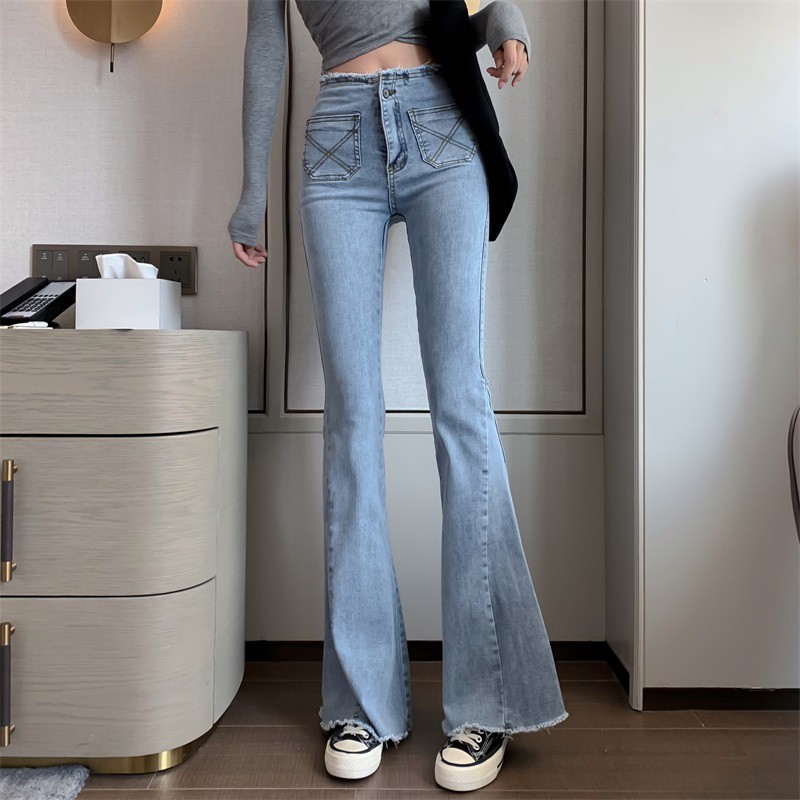 Quần jeans nữ ống loe phối túi trước