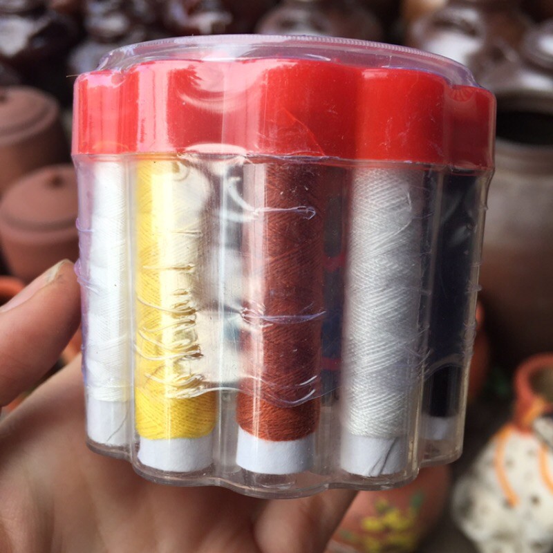 Bộ kim chỉ may va 10 màu kèm kim thêu giá rẻ tiện dụng cho gia đình