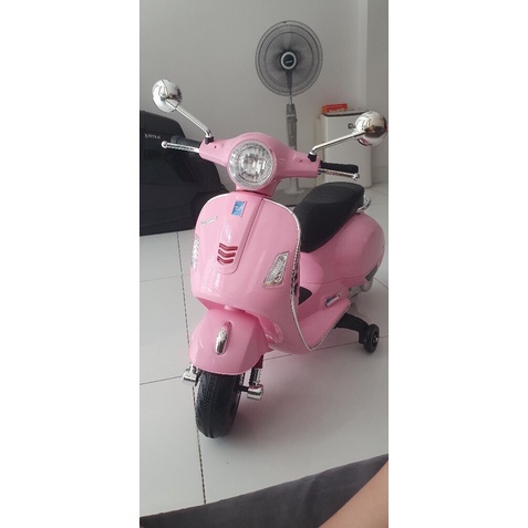 Xe máy điện cao cấp Vespa Q618