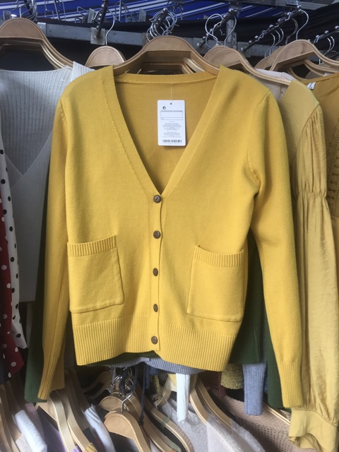 Áo len cardigan dáng ngắn khuy gỗ hàng sịn Quảng Châu | BigBuy360 - bigbuy360.vn