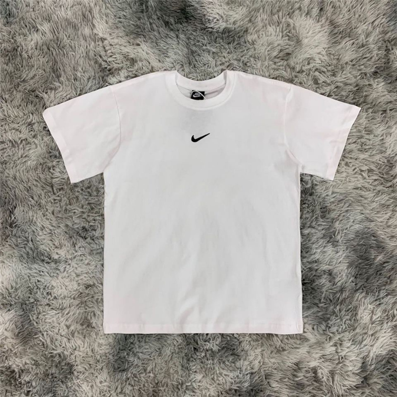 Áo thun tay ngắn trẻ trung thời trang dành cho cả nam và nữ | BigBuy360 - bigbuy360.vn