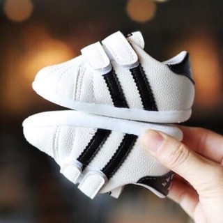 Giày adidas tập đi cho bé