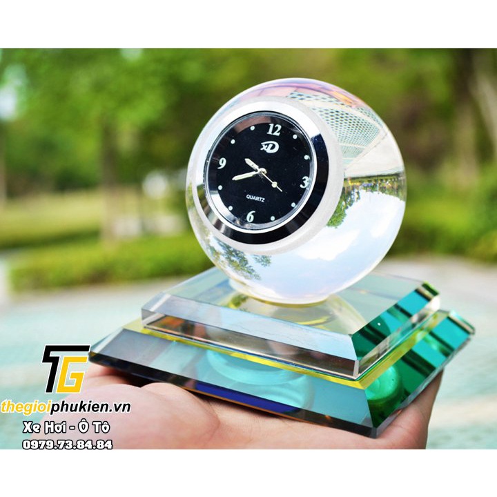 Bộ lọ nước hoa pha lê kiêm đồng hồ trang trí Ô tô. Xe hơi