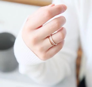 Nhẫn TiTan Ko Đen Soàn Tấm