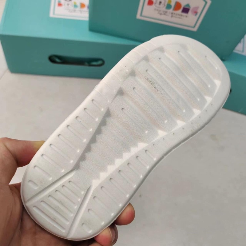 Sandal Bob dog cho bé