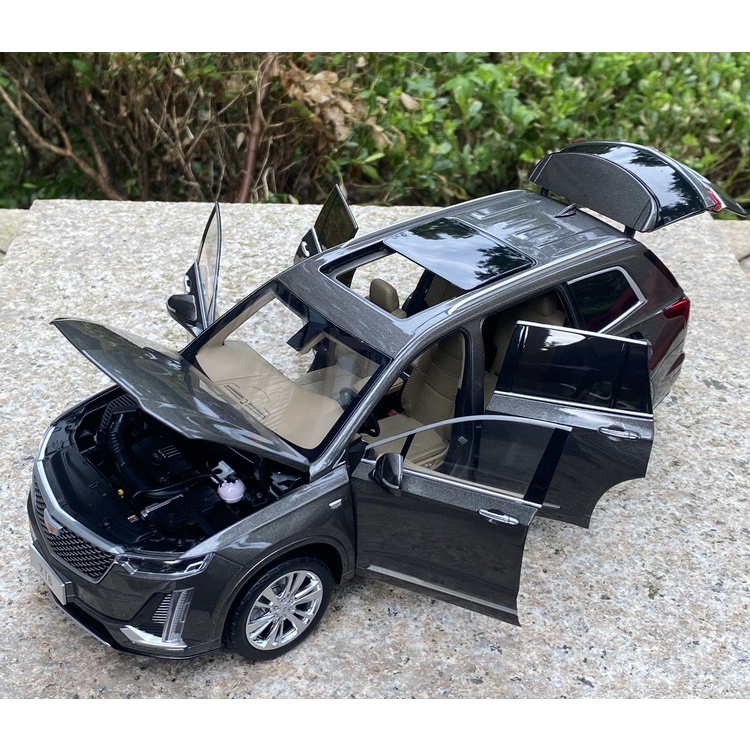 Mô hình xe  SUV Cadillac XT6  tỉ lệ 1:18