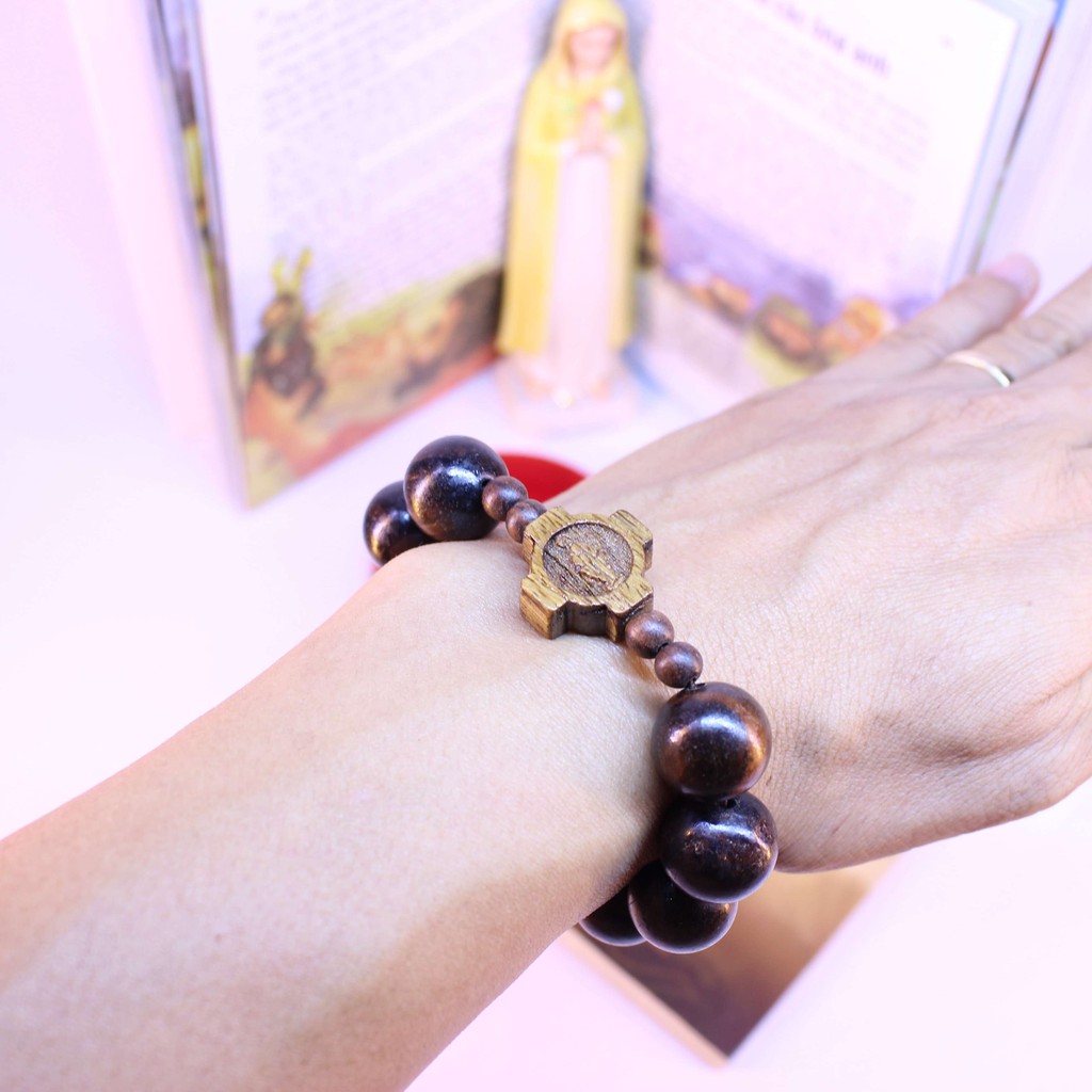 Vòng Tay Chuỗi Mân Côi Mun Sọc Nâu Đen Gỗ 14ly Thánh Giá khắc hình