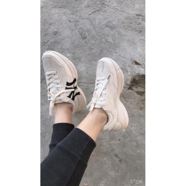 Giày thể thao trắng  siêu hot | BigBuy360 - bigbuy360.vn