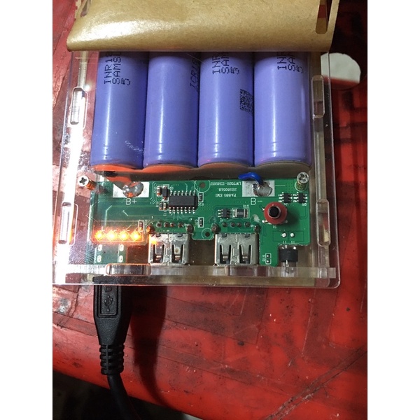 Box mica sạc dự phòng không pin 4cell 18650 2.1A