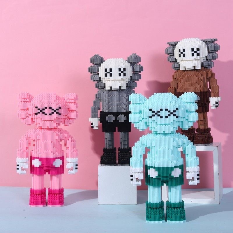 Đồ chơi xếp hình Legogi KAWS 35CM gạch răng cưa mô hình lắp ráp trưng bày phòng quà tặng sinh nhật