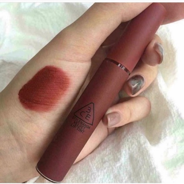 Son kem lì 3CE Velvet Lip Tint màu Taupe | BigBuy360 - bigbuy360.vn