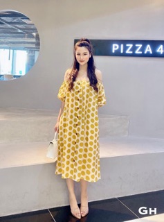 Váy chấm bi suông trễ vai