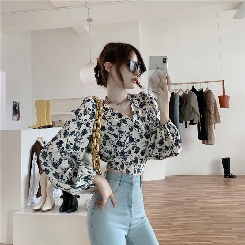 Áo kiểu COZOKC tay dài cổ chữ V họa tiết hoa phong cách cổ điển Hong Kong