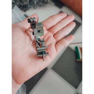 Chân vịt mí máy vắt sổ 4 chỉ-hàng mới