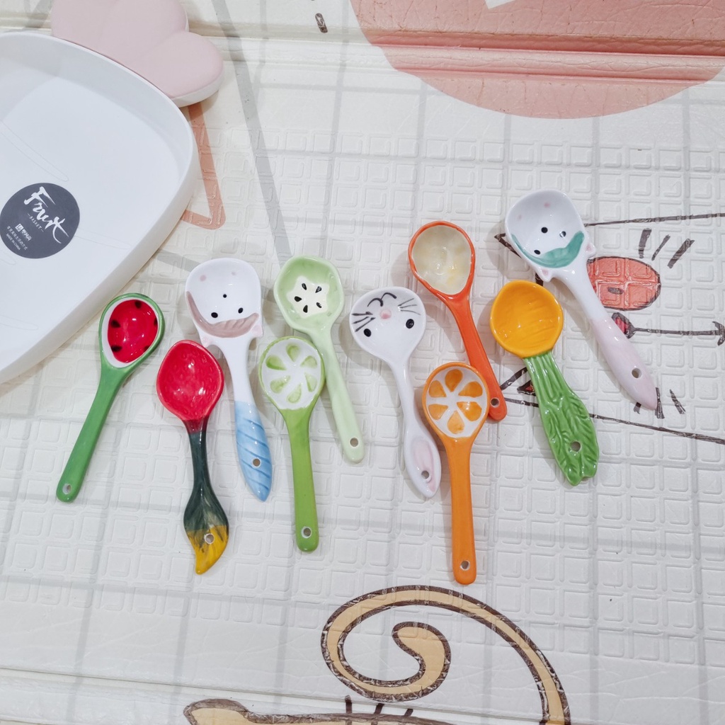 Thìa sứ ăn dặm nhiều hình cho bé