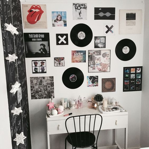 Sticker Decal Hình Đĩa Than - Vinyl Record -  Trang trí decor phòng ngủ, dán tường - Có sẵn keo - Nhận làm theo yêu cầu
