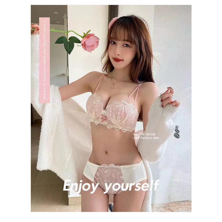Áo Lót Nâng Ngực Thêu Hoa Cổ Chữ V Khoét Sâu Không Gọng Thép 32/70AB Xuyên Thấu Cup-38/85AB