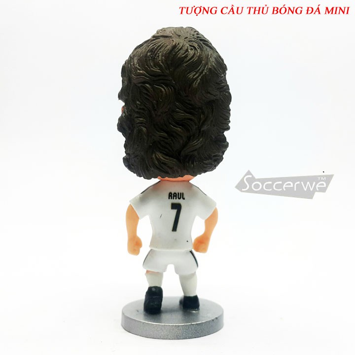 Tượng cầu thủ bóng đá Raul