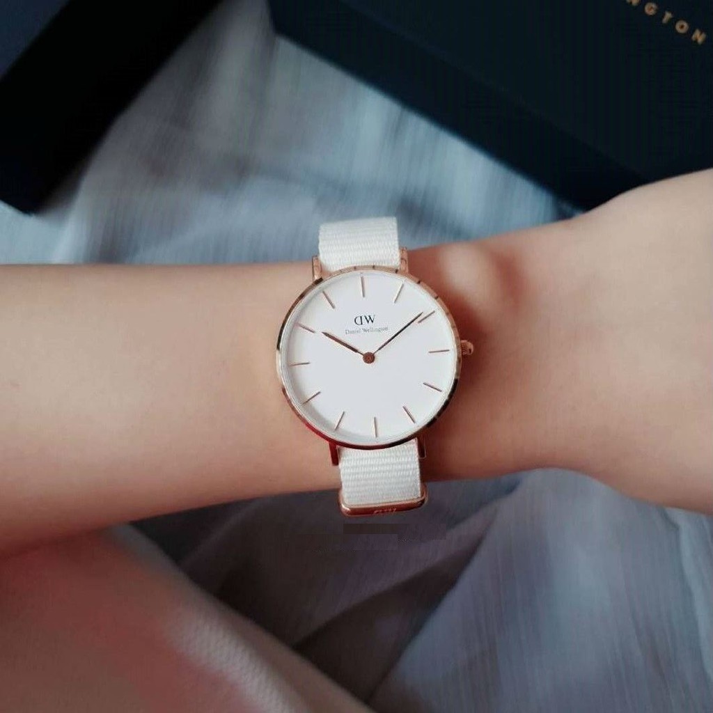 Đồng Hồ Nữ DW Classic Petite Dover Size 28/32mm , Mặt Trắng , Dây Nato Trắng , Fullbox Hãng