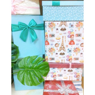 HỘP QUÀ CÓ NẮP KÈM NƠ HOẠ TIẾT LOẠI TO HANDMADE