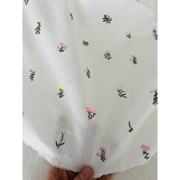 1,6m vải thô boi hoa nhí nền trắng