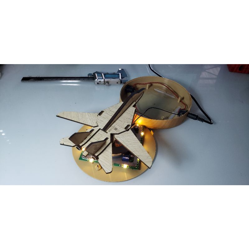 UFO - Mô hình Tomcat phản trọng lực