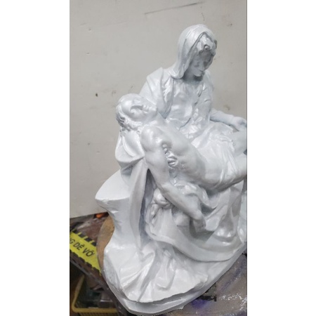 Mô hình Đức Mẹ sầu bi. Pieta