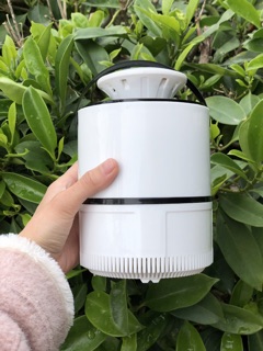 Máy bắt muỗi và diệt côn trùng thông minh