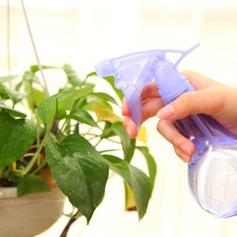 Bình tưới cây dạng xịt chất liệu nhựa cao cấp