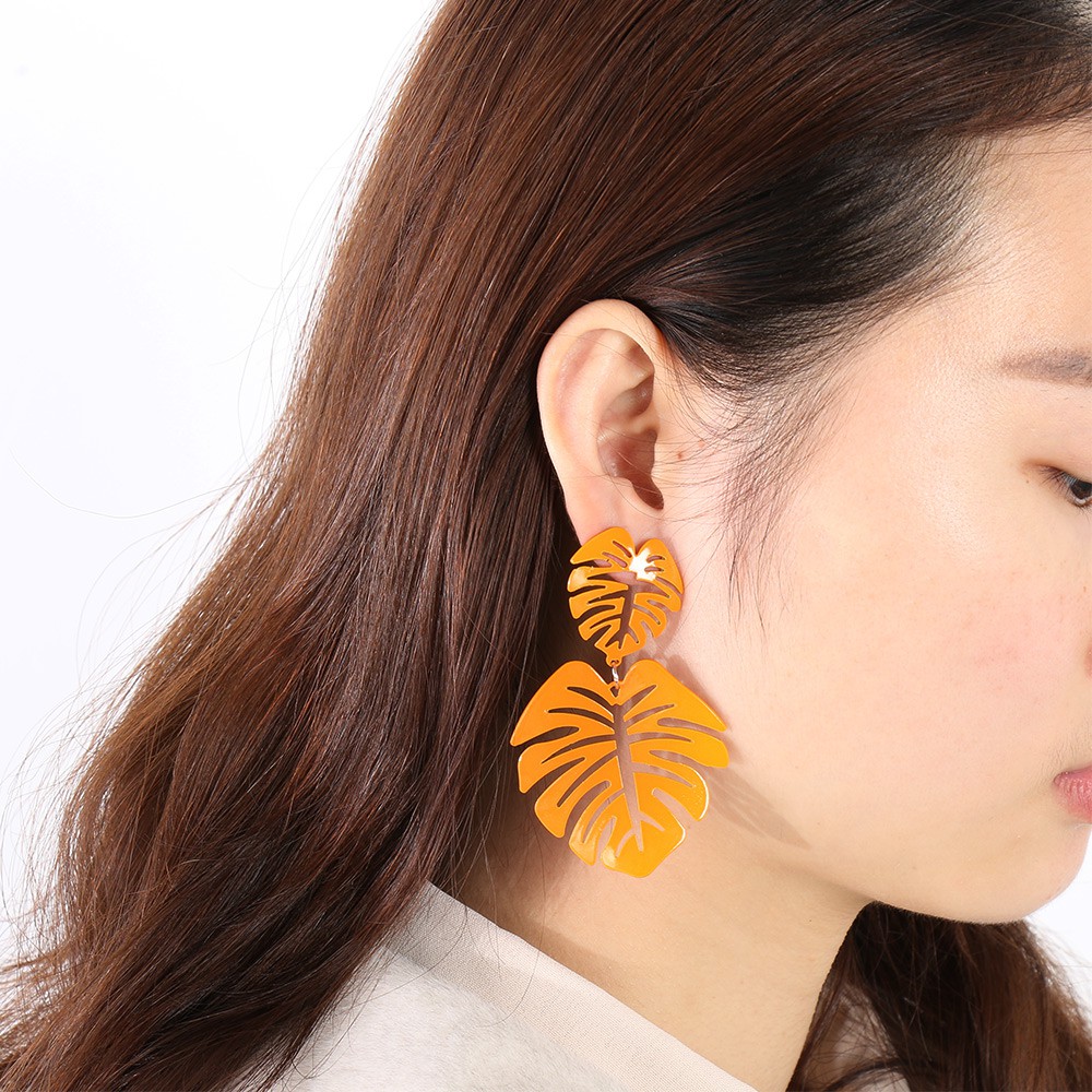 Đôi Khuyên Tai Hợp Kim Hình Lá Phong Cách Bohemian Cho Nữ